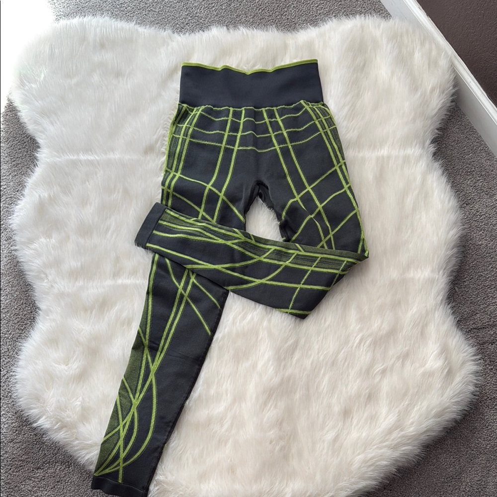 Black and Green Geometric Gymshark Leggings
